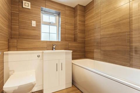26 Cornwallis Square, London, N19 4LY