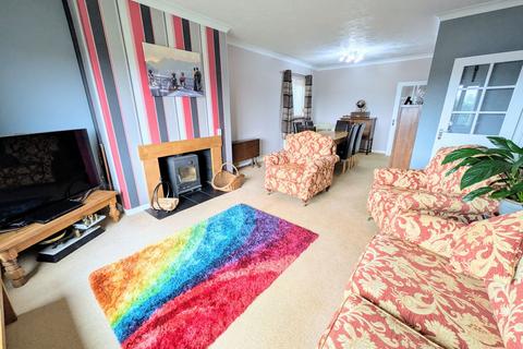 15 Clos Y Dderwen, Cross Hands, Llanelli, SA14 6RN