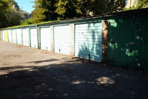Garage to rent, Cardozo Road, London N7
