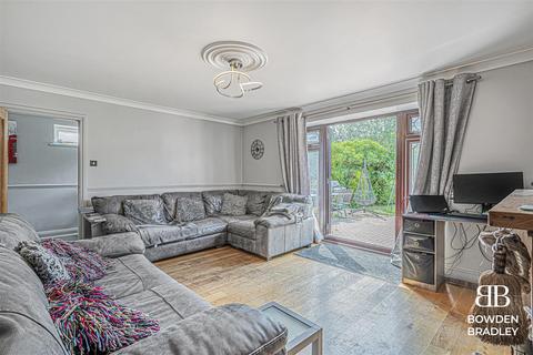 3 bedroom end of terrace house for sale, Aragon Drive, Hainault