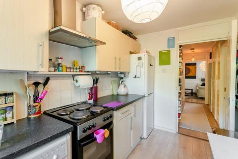 107/2 Barn Park Crescent, Edinburgh, EH14 3HP