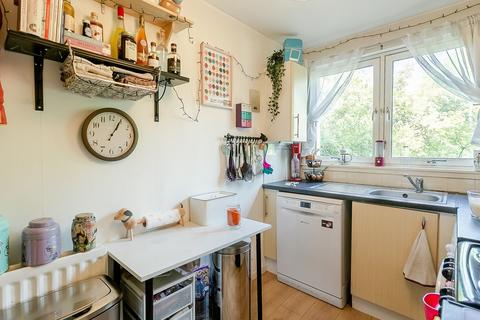 107/2 Barn Park Crescent, Edinburgh, EH14 3HP