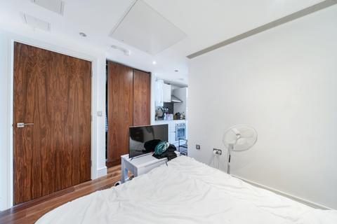 1 bedroom flat for sale, Lincoln Plaza London E14