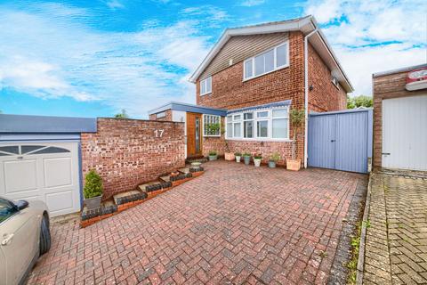17 Dyson Drive, Kettering, NN16 9HR
