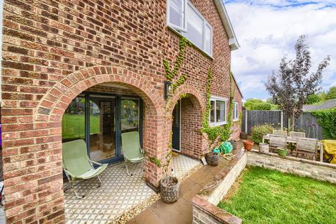 17 Dyson Drive, Kettering, NN16 9HR