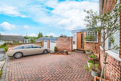 17 Dyson Drive, Kettering, NN16 9HR