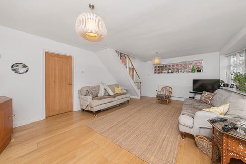 17 Dyson Drive, Kettering, NN16 9HR