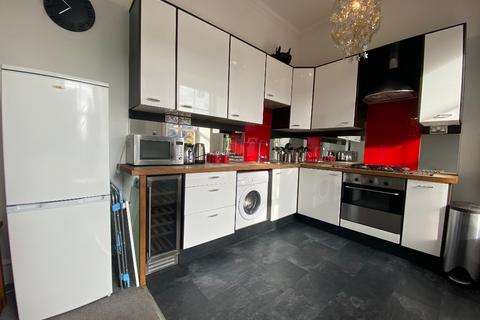 3 bedroom flat to rent, Oakfield Avenue, Glasgow, G12