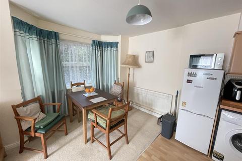 2 bedroom ground floor flat for sale, Joseph Court, Salisbury SP2
