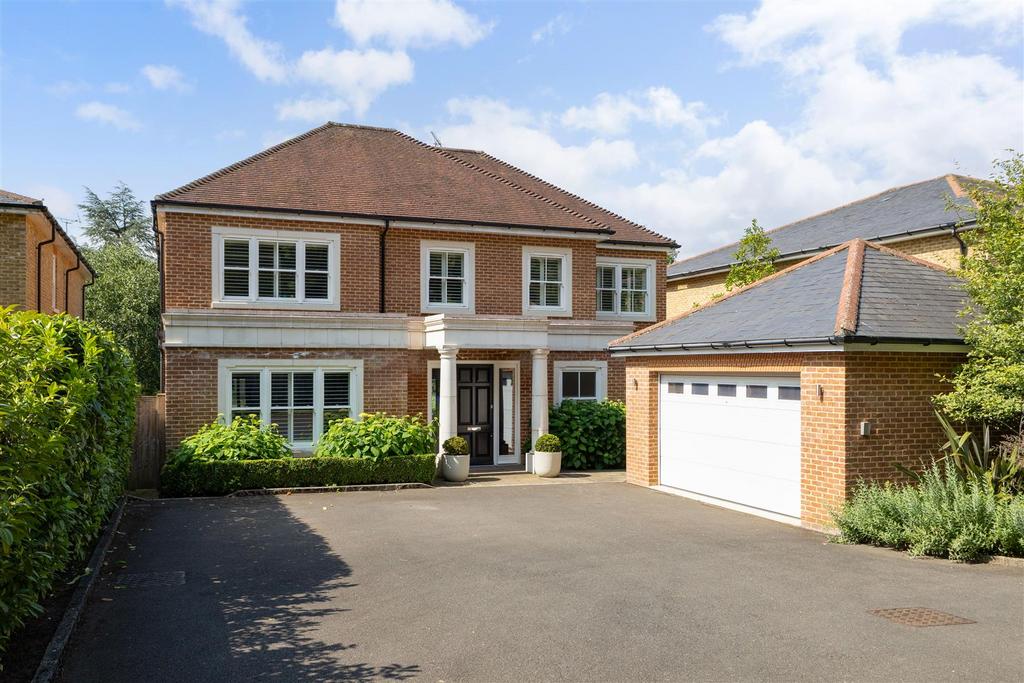 93632 Lincombe-Leatherhead-Road-Oxshott (1).jpg