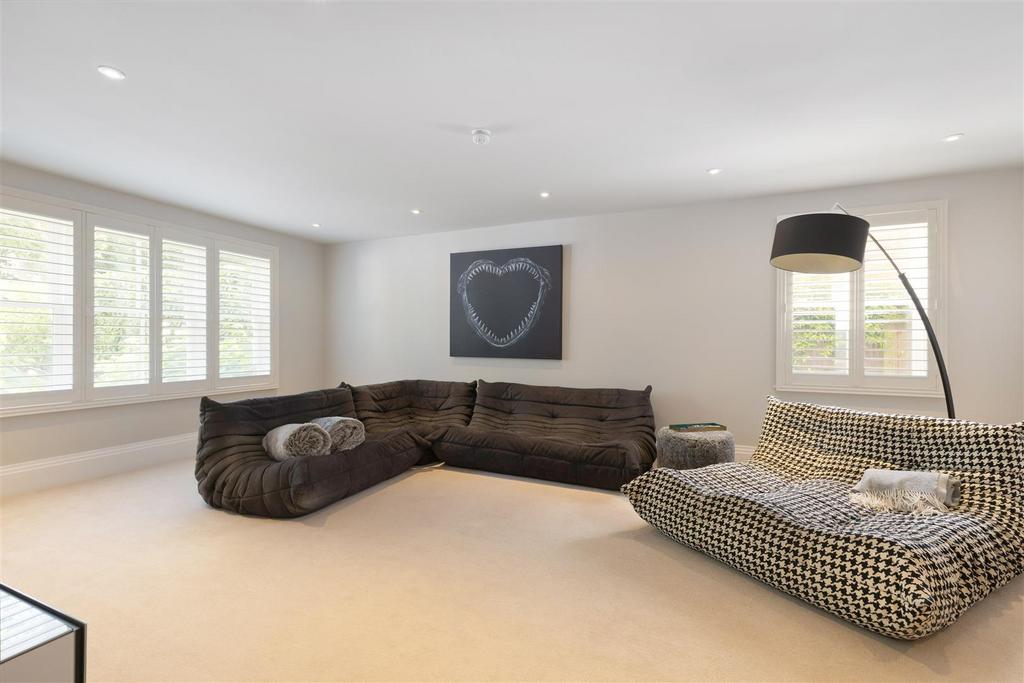 93632 Lincombe-Leatherhead-Road-Oxshott (17).jpg