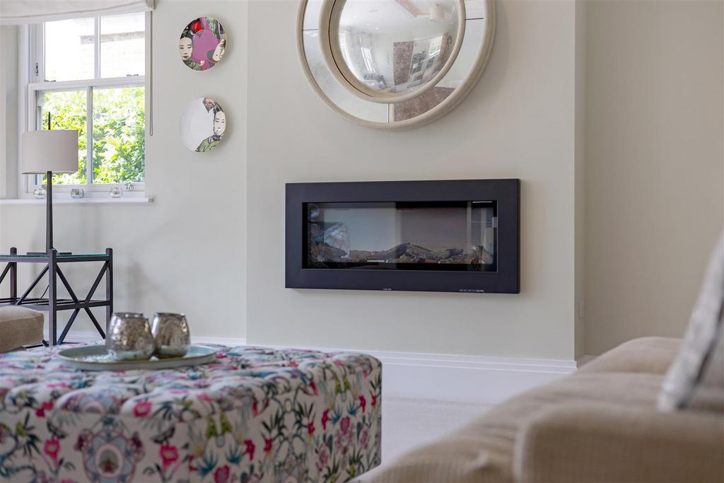 93632 Lincombe-Leatherhead-Road-Oxshott (9).jpg