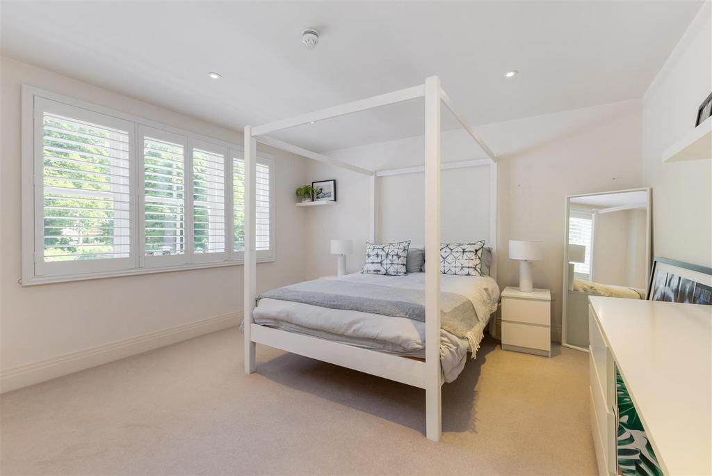 93632 Lincombe-Leatherhead-Road-Oxshott (24).jpg