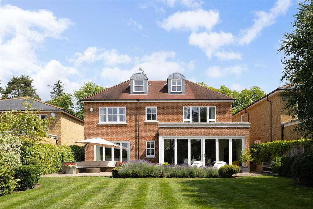 93632 Lincombe-Leatherhead-Road-Oxshott (34).jpg