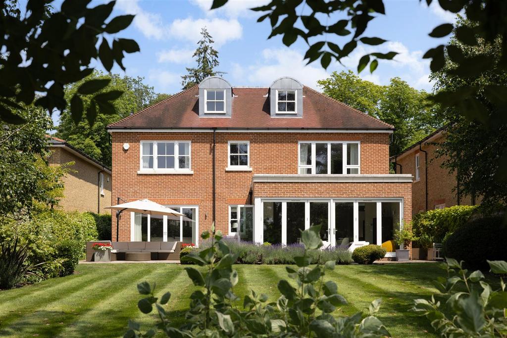 93632 Lincombe-Leatherhead-Road-Oxshott (33).jpg