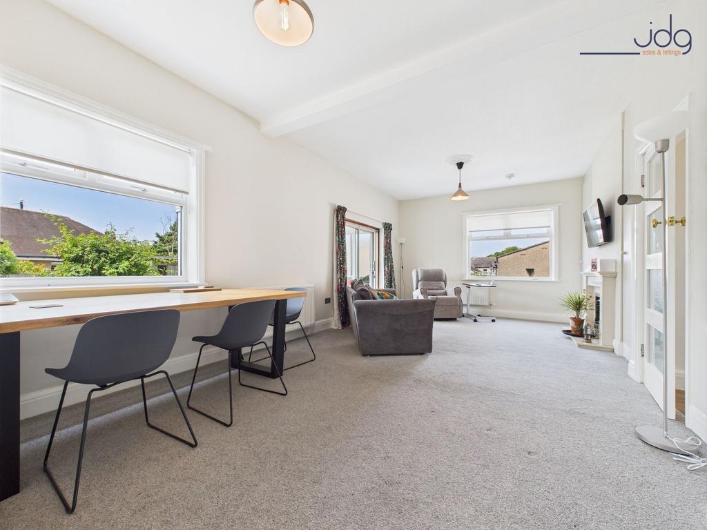 Generously sized lounge with room for dining
