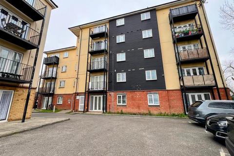 2 bedroom flat for sale, Blackthorn Road, Ilford