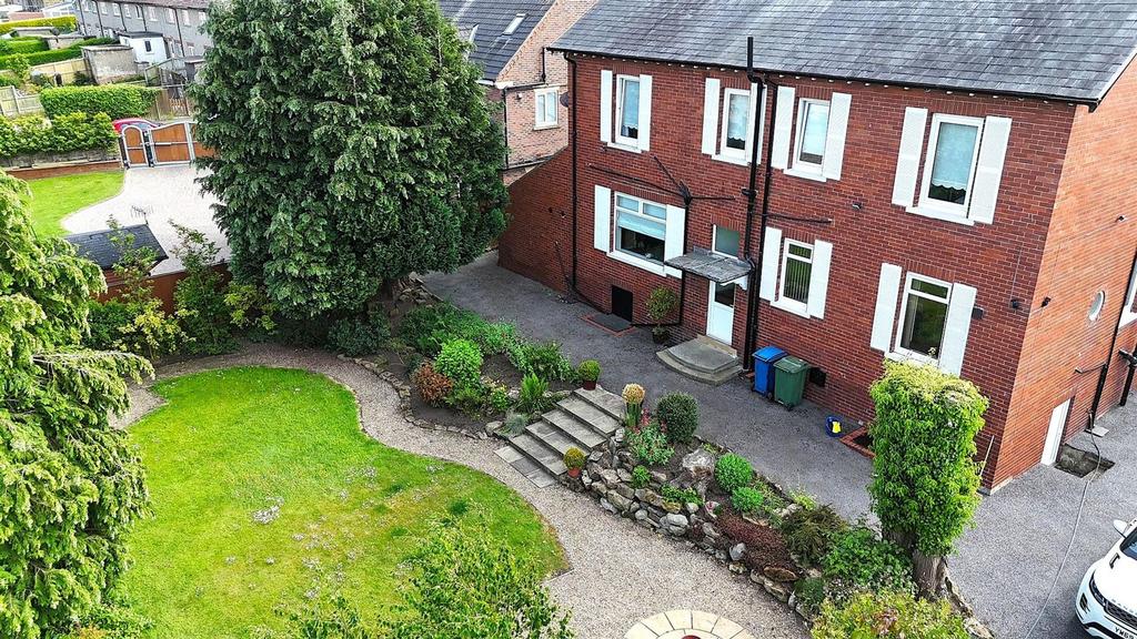 Rear gdn shot.jpg