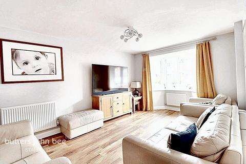 5 bedroom detached house for sale, Kielder Drive, Stone