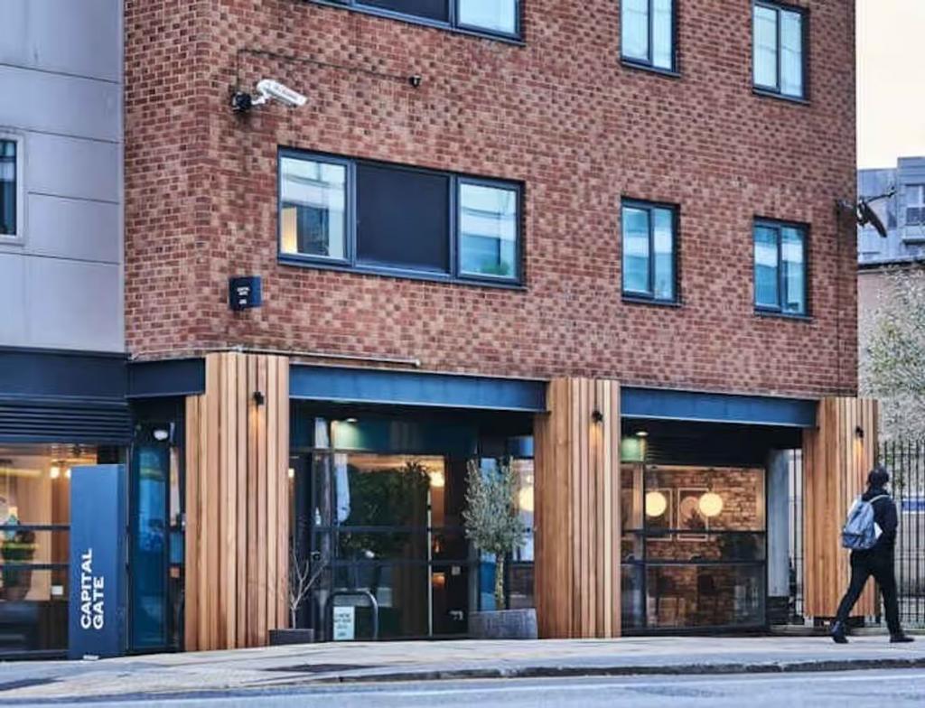 8 DLOh6 MEu Iwv WSPd1 ZZPAp U4xpb0 HL.jpg