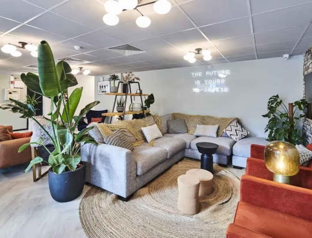 W3orqfy4t A4p Pt PYUo TNGe Ehoa1d QY.jpg