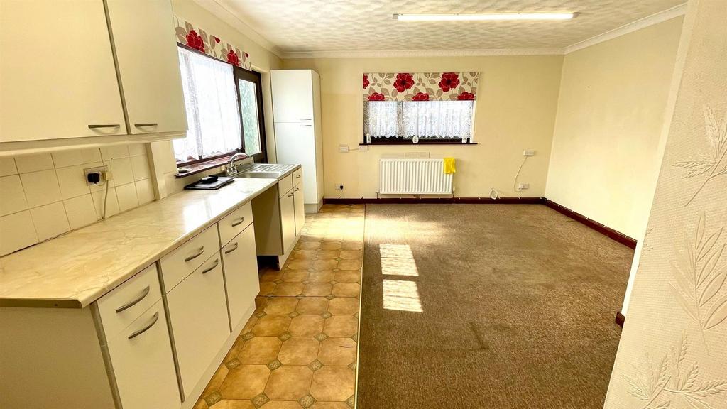Open plan kitchen/ dining room