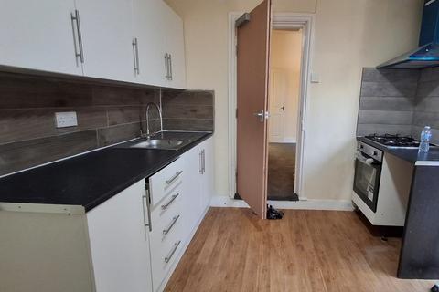 4 bedroom house to rent, St. Marys Road, Ilford IG1