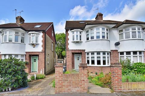 4 bedroom semi-detached house for sale, Betoyne Avenue , Chingford , London. E4 9SG