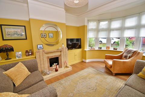 4 bedroom semi-detached house for sale, Betoyne Avenue , Chingford , London. E4 9SG
