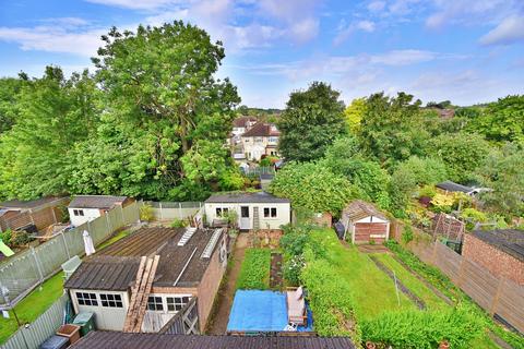 4 bedroom semi-detached house for sale, Betoyne Avenue , Chingford , London. E4 9SG