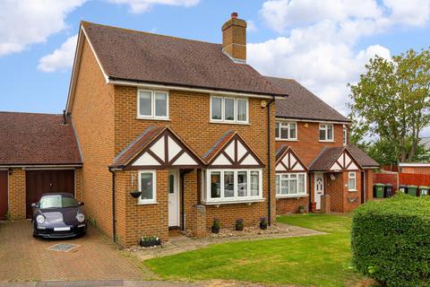 16 Bluegates, Ewell, Epsom, KT17 2SA