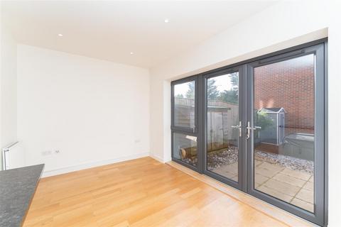21 Quaker Lane, Southall, UB2 4AZ