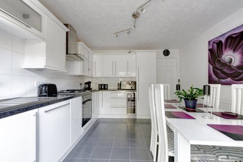 9 Ambergate Close, Redditch, B97 6SR