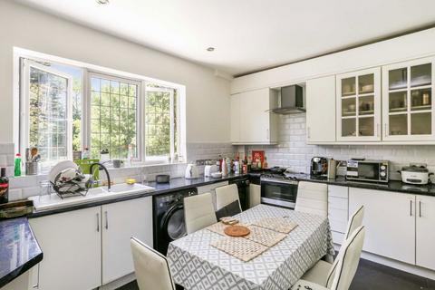 5 bedroom house to rent, Kings Avenue, London SW12