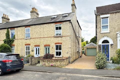 3 bedroom end of terrace house for sale, Saffron Road, Histon, Cambridge