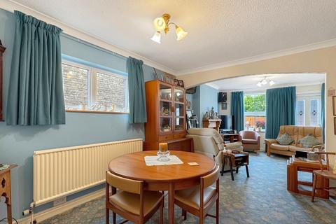 3 bedroom end of terrace house for sale, Saffron Road, Histon, Cambridge
