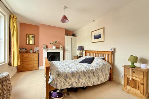 33 Ebrington Road, Exeter, EX2 8JS