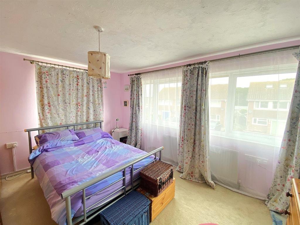 60 Gwyneth Grove - Bed1.jpg