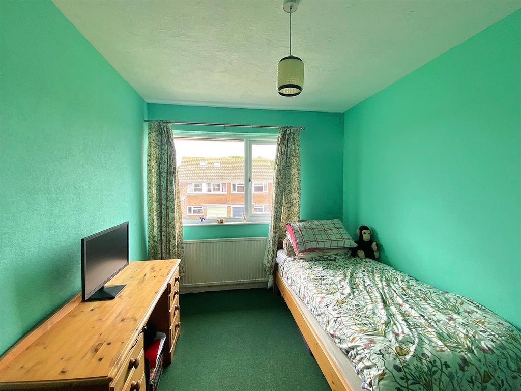 60 Gwyneth Grove - Bed3.jpg