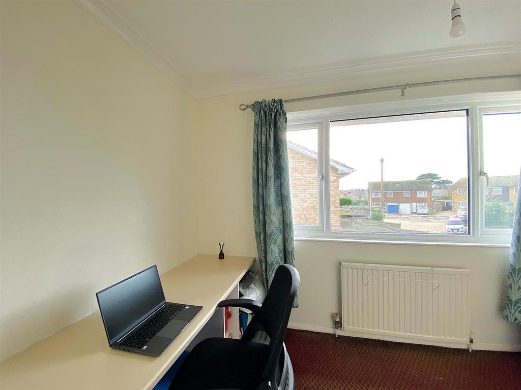 60 Gwyneth Grove - Bed5.jpg