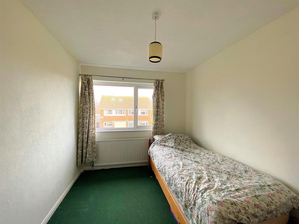 60 Gwyneth Grove - Bed6.jpg