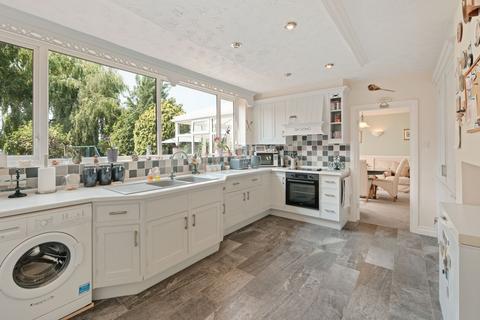 undefined, Worcester Road, Upton Warren, B61