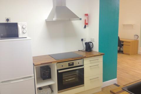 1 bedroom in a house share to rent, 96-97 Mansel Street