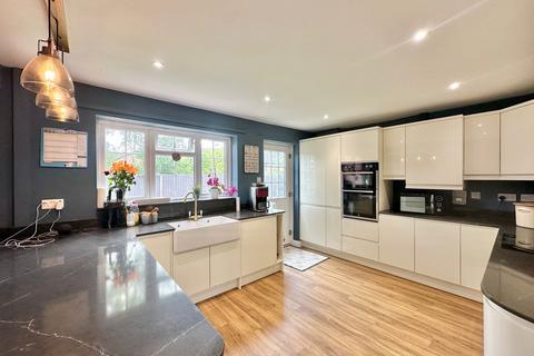 4 bedroom detached house for sale, Church Road, Hereford, HR1