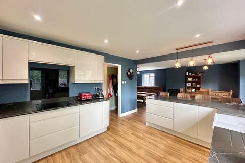 4 bedroom detached house for sale, Church Road, Hereford, HR1