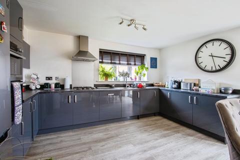 4 bedroom detached house for sale, Ferry View, Wakefield WF1