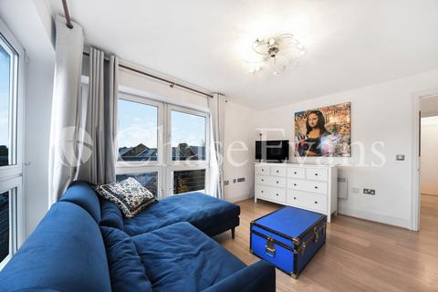 2 bedroom flat to rent, Meridian House, St. Davids Square, Docklands, London, E14