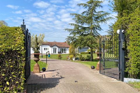 3 bedroom detached bungalow for sale, Lower Stock Road, West Hanningfield