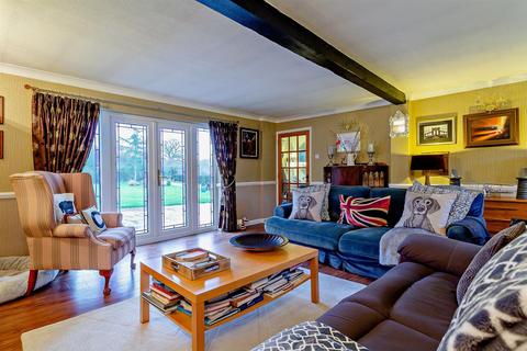 3 bedroom detached house for sale, Lower Stock Road, West Hanningfield, CM2