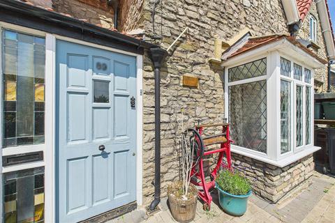 89 Strode Road, Clevedon, BS21 6QF